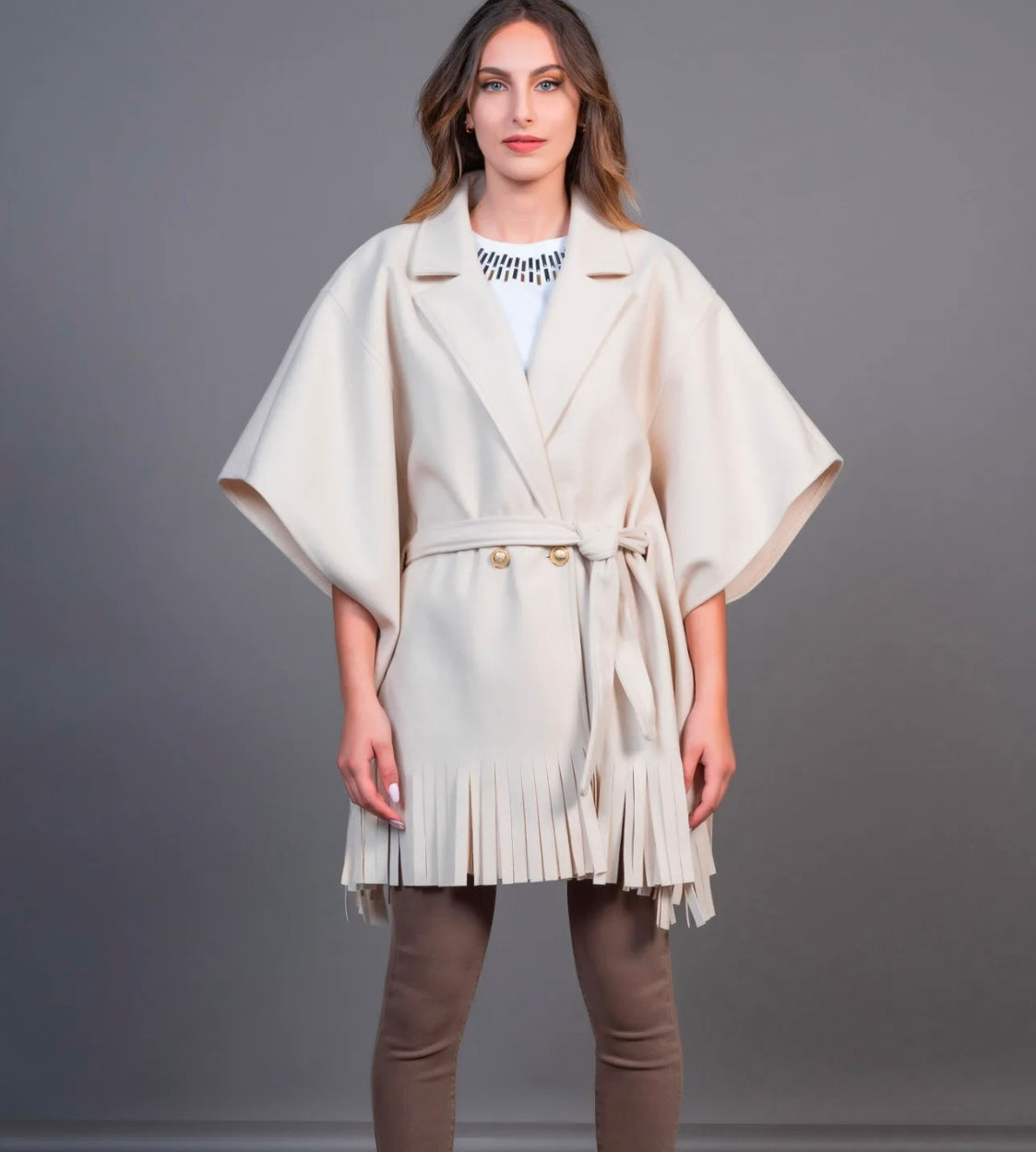 Mantella con frange -Sarah Chole